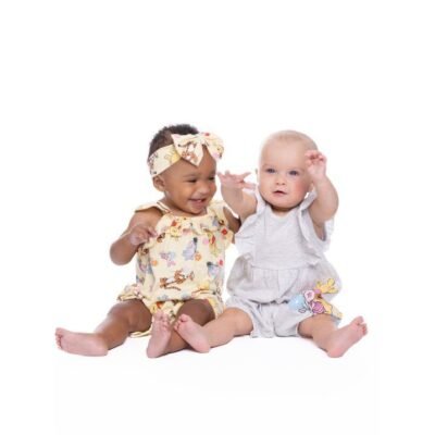 2025/07/1000963537.jpg Set de 2 Rompers Disney Winnie the Pooh para Bebita + Cintillo – 6 a 9 Meses