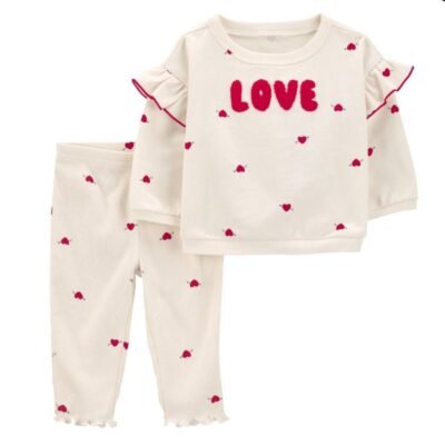 2026/03/1000791399.jpg Conjunto Carter's para Bebita 0-3 Meses Crema con Corazones