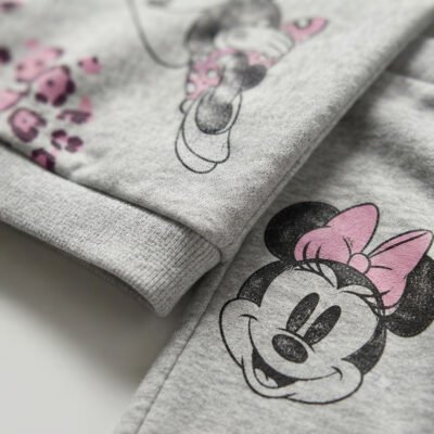Conjunto Deportivo Minnie Gris con Detalles Rosados