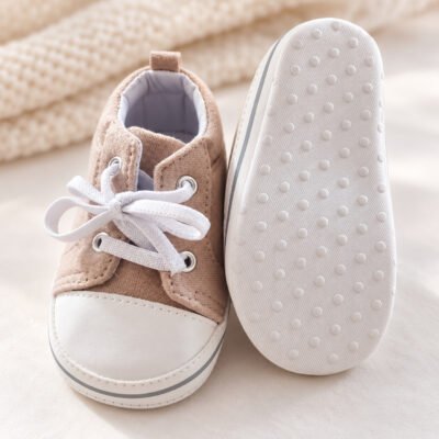 👟 Zapatitos Carter’s Beige con Cordones para Bebé 9–12 Meses